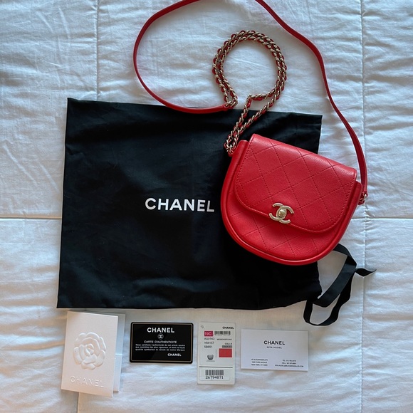 NEW Chanel Messenger Bag Quilted Red Leather Authentic Crossbody Shoulder Purse - Picture 2 of 15